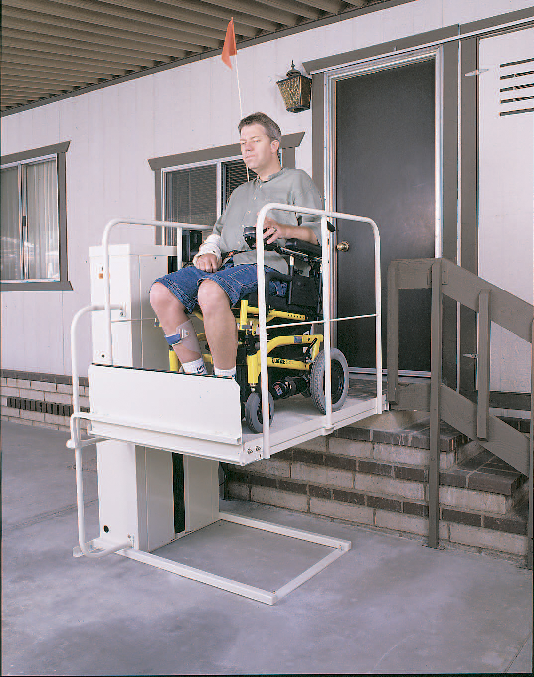 macs porch lift mobile home vpl vertical platform for wheelchairs and scooters